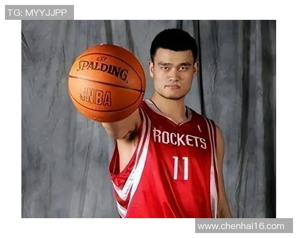 姚明重返球场展现风采球迷热情高涨期待精彩对决