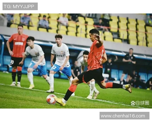 翻跟头的足球明星如何在赛场上展现惊人技巧与魅力